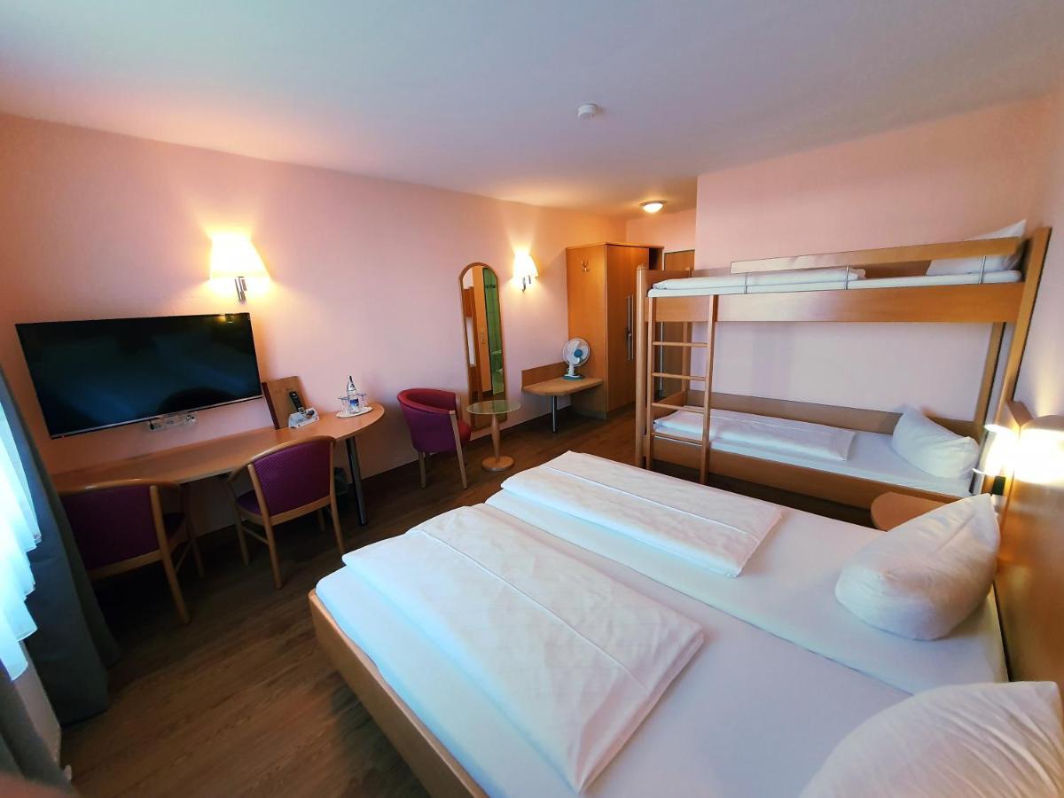 Hotel Sunparc - Shuttle Zum Europa-Park Rust 4Km & Rulantica 2Km Рингсхайм Экстерьер фото