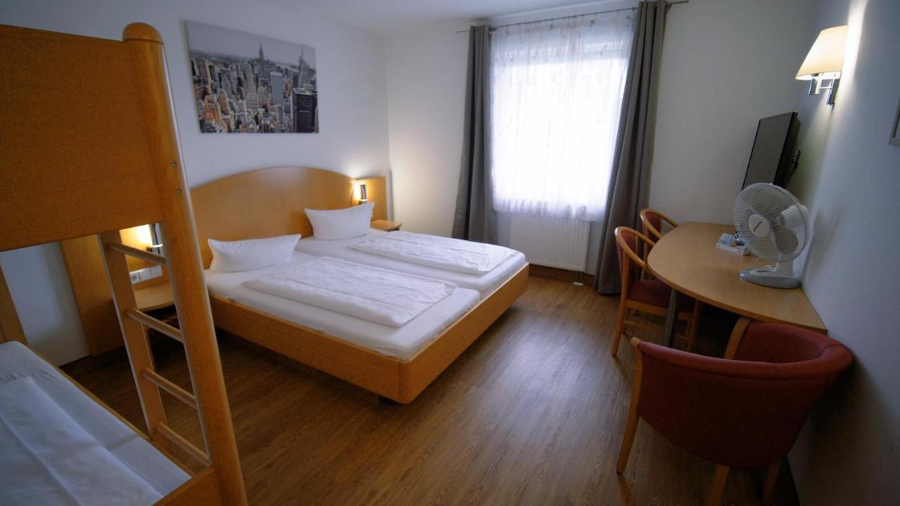 Hotel Sunparc - Shuttle Zum Europa-Park Rust 4Km & Rulantica 2Km Рингсхайм Экстерьер фото