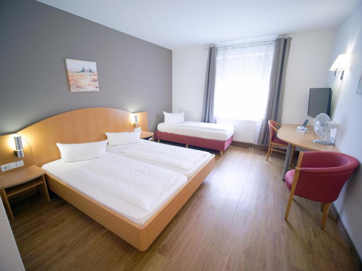 Hotel Sunparc - Shuttle Zum Europa-Park Rust 4Km & Rulantica 2Km Рингсхайм Экстерьер фото