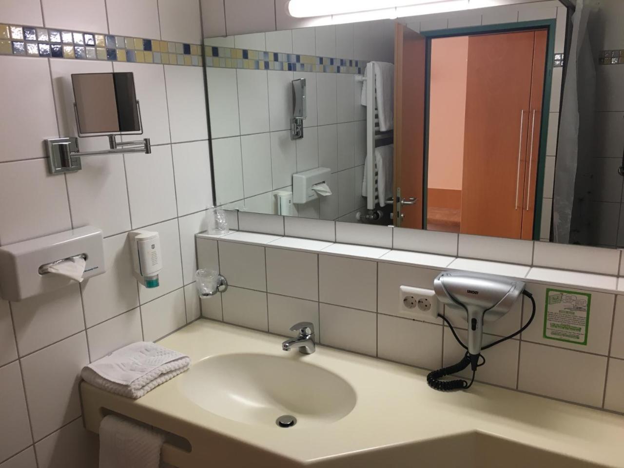 Hotel Sunparc - Shuttle Zum Europa-Park Rust 4Km & Rulantica 2Km Рингсхайм Экстерьер фото